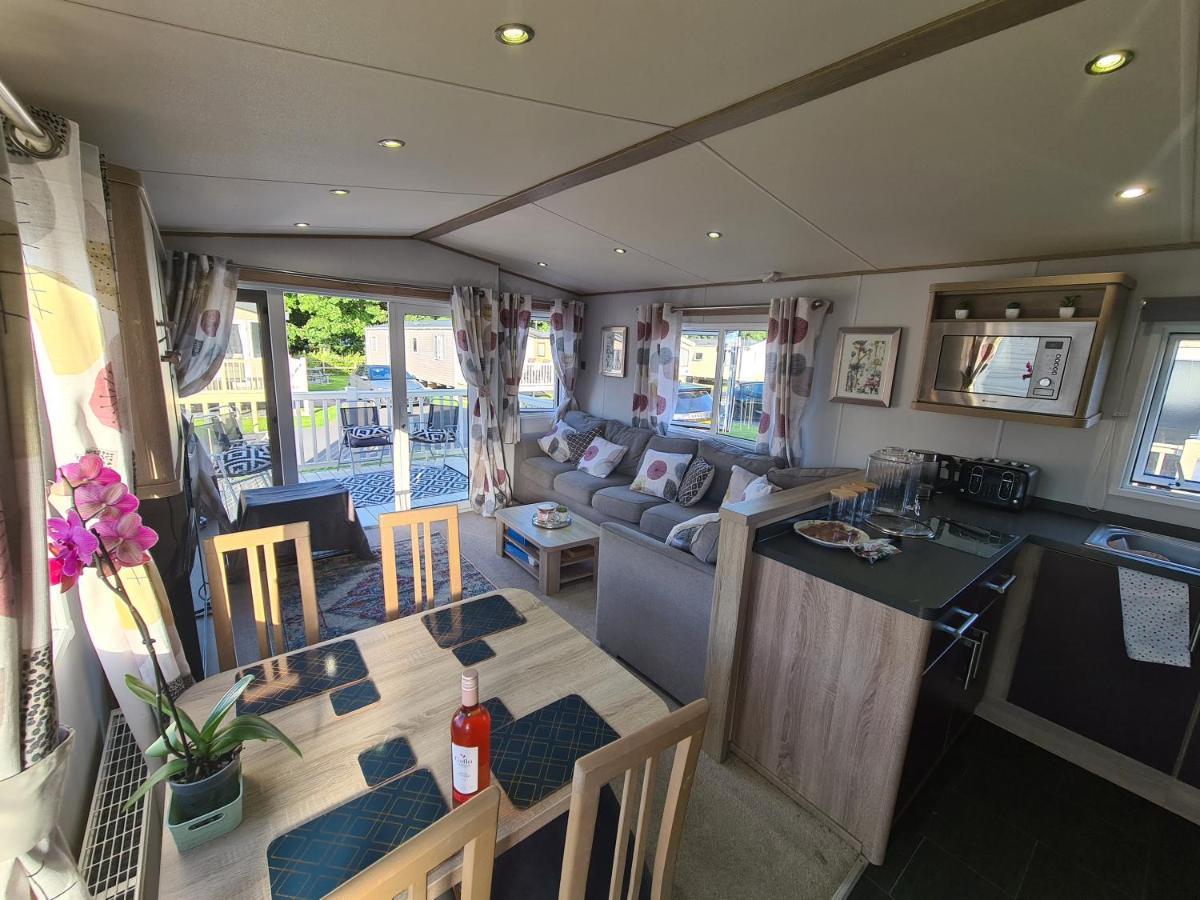 Готель The Hideaway Grange-over-Sands Екстер'єр фото